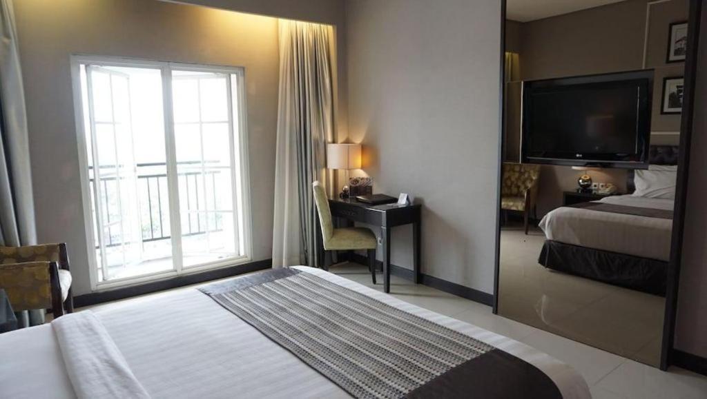 The Mirah Hotel Богор Екстер'єр фото