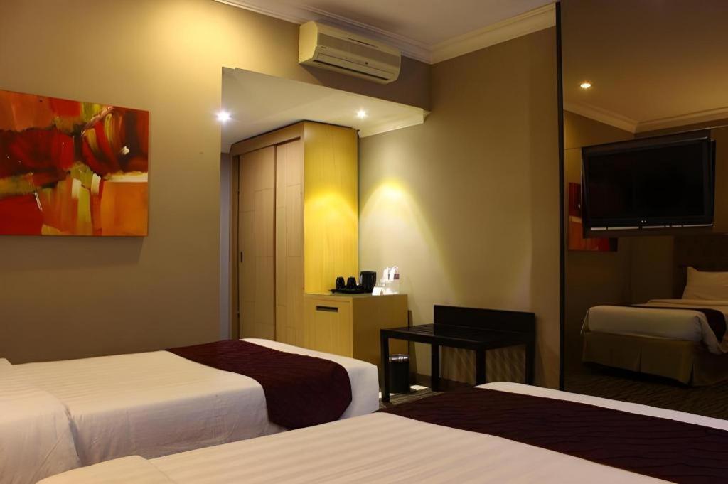 The Mirah Hotel Богор Екстер'єр фото