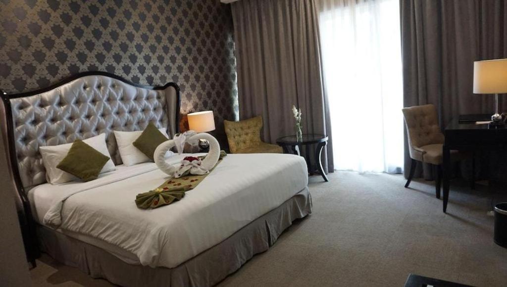 The Mirah Hotel Богор Екстер'єр фото